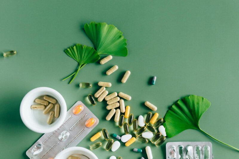 Herbs vs Pharmaceutical Drugs. What the Plant Chemistry Actually Shows.